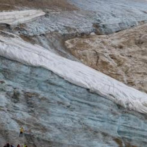 The Marmolada Glacier reduced to half over the last 25 years