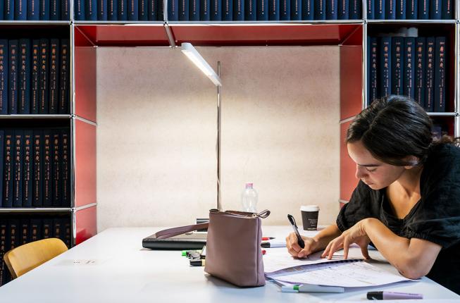 Collegamento a Contributi Intesa Sanpaolo a sostegno del diritto allo studio