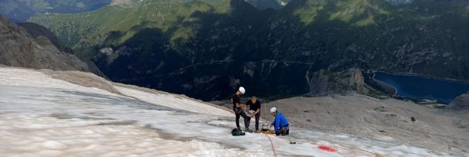 Ricercatori sulla Marmolada