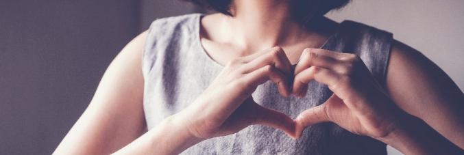mani a cuore