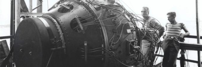Gadget, la prima bomba atomica assemblata per il Trinity test. Foto: Contrasto Courtesy Everett Collection Gadget, la prima bomba atomica assemblata per il Trinity test. Foto: Contrasto Courtesy Everett Collection