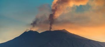 etna che fuma